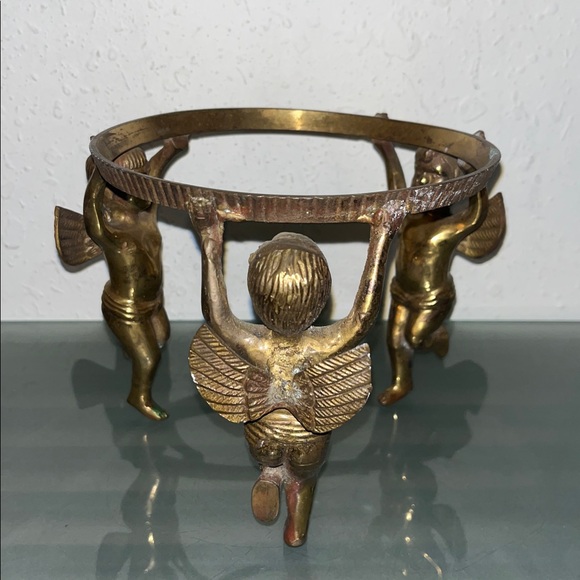 Vintage brass Cherub base/candle holder - Picture 4 of 6